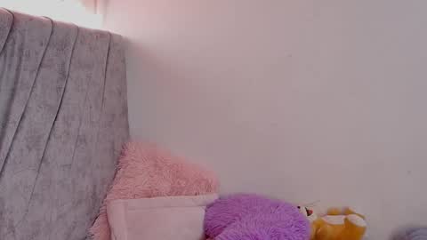 Snapshot of kimmy_veggaa chatting on 10.10.25 kimm online show from 10.10.25