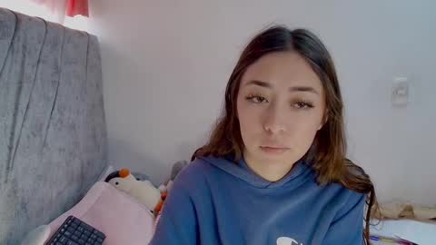 Snapshot of kimmy_veggaa chatting on 10.14.25 kimm online show from 10.14.25