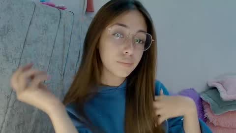 Snapshot of kimmy_veggaa chatting on 10.19.25 kimm online show from 10.19.25