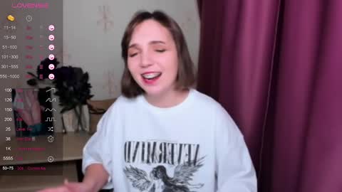 Hazel online show from 01.08.25