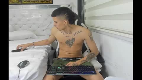 Snapshot of king_bryan19 chatting on 02.09.25 bryan online show from 02.09.25