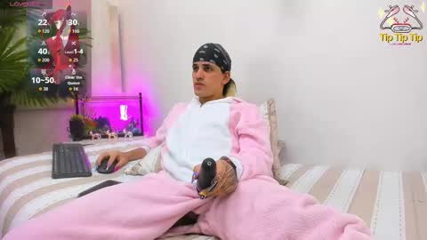 Snapshot of king_voy chatting on 09.16.25 king voy online show from 09.16.25