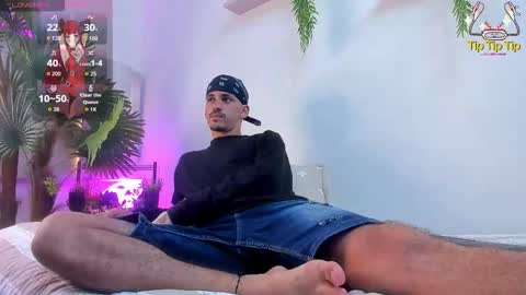 Snapshot of king_voy chatting on 09.28.25 king voy online show from 09.28.25