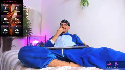 Snapshot of king_voy chatting on 10.02.25 king voy online show from 10.02.25