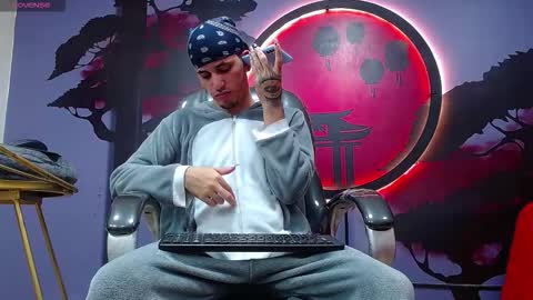 Snapshot of king_voy chatting on 11.01.25 king voy online show from 11.01.25