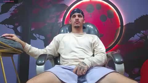 Snapshot of king_voy chatting on 11.06.25 king voy online show from 11.06.25