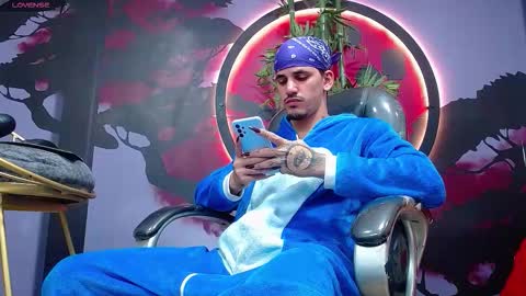 Snapshot of king_voy chatting on 11.11.25 king voy online show from 11.11.25