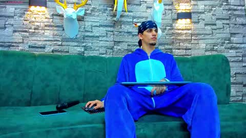 Snapshot of king_voy chatting on 11.15.25 king voy online show from 11.15.25