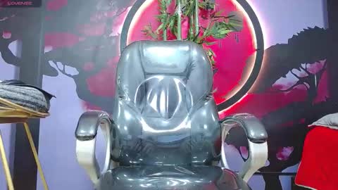 Snapshot of king_voy chatting on 11.21.25 king voy online show from 11.21.25