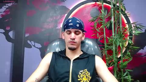 Snapshot of king_voy chatting on 11.24.25 king voy online show from 11.24.25