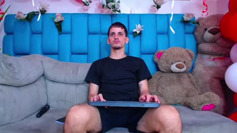 Snapshot of king_voy chatting on 02.14.26 king voy online show from 02.14.26