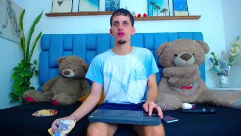 Snapshot of king_voy chatting on 02.21.26 king voy online show from 02.21.26