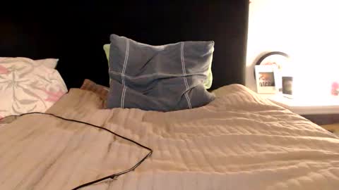 Snapshot of kingandprincess chatting on 04.18.26 sexysexyhotwetpinkredpussy online show from 04.18.26