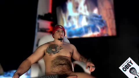 King Bear online show from 02.08.25