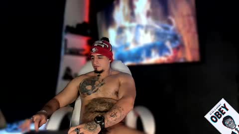 King Bear online show from 02.08.25