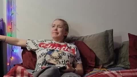 Scarred Thighs online show from 12.22.25