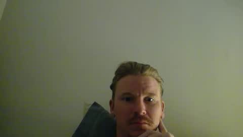 Snapshot of kinglegg chatting on 01.01.25 Kinglegg online show from 01.01.25