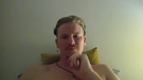 Snapshot of kinglegg chatting on 01.02.25 Kinglegg online show from 01.02.25