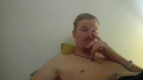 Snapshot of kinglegg chatting on 01.03.25 Kinglegg online show from 01.03.25
