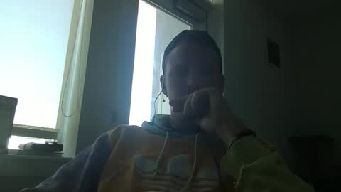 Snapshot of kinglegg chatting on 01.04.25 Kinglegg online show from 01.04.25