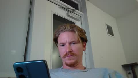 Snapshot of kinglegg chatting on 01.18.25 Kinglegg online show from 01.18.25