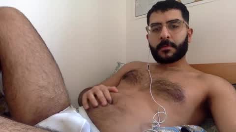 Snapshot of kingofpigs chatting on 01.12.25 KingofPigs online show from 01.12.25