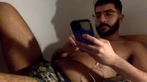 Snapshot of kingofpigs chatting on 01.12.25 KingofPigs online show from 01.12.25