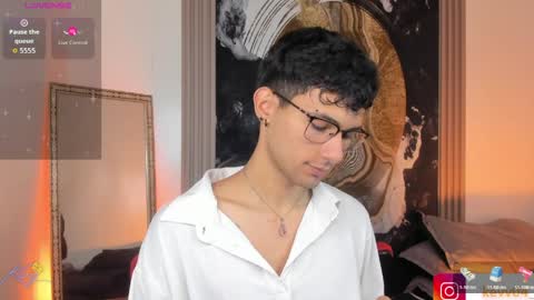  A L E X  online show from 04.10.26