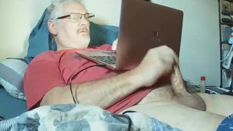 kingtongue10 online show from 11.04.25