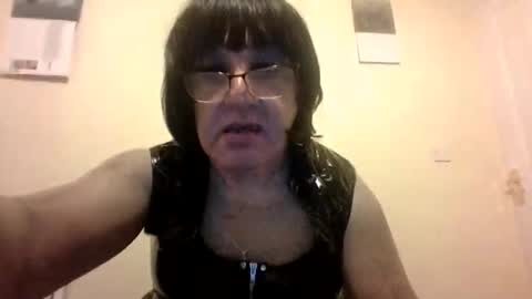 Snapshot of kingwillywoo chatting on 12.18.24 Cynthia Pvc lips online show from 12.18.24