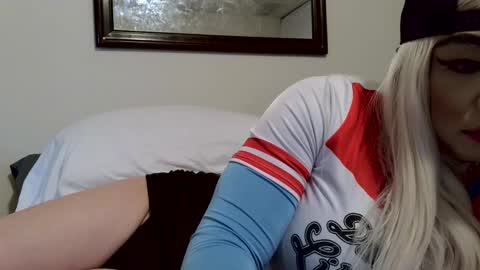 Snapshot of kinkicloudz91 chatting on 12.17.24 KinkiCloudz91 online show from 12.17.24