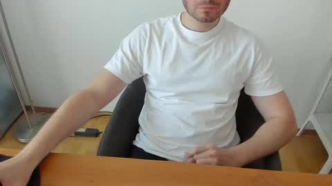 Snapshot of kinksubbydubby chatting on 09.19.25 kinksubbydubby online show from 09.19.25