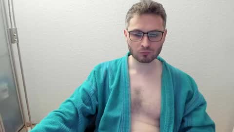 Snapshot of kinksubbydubby chatting on 04.22.26 kinksubbydubby online show from 04.22.26