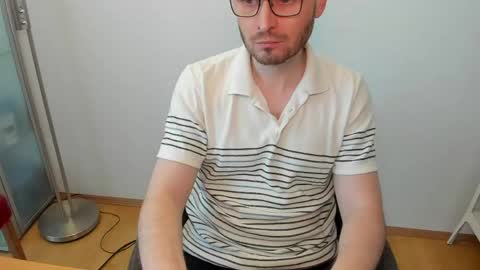Snapshot of kinksubbydubby chatting on 04.22.26 kinksubbydubby online show from 04.22.26