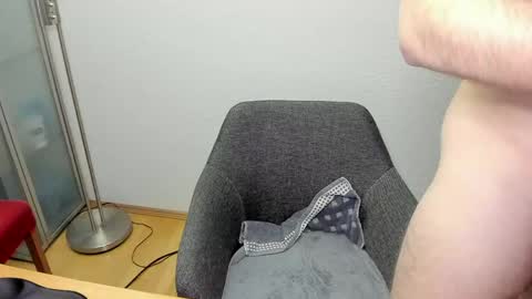 Snapshot of kinksubbydubby chatting on 04.27.26 kinksubbydubby online show from 04.27.26