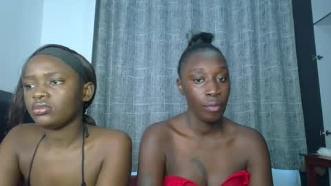 Snapshot of kinky_leila chatting on 06.22.26 kinky_leila online show from 06.22.26