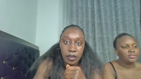 Snapshot of kinky_leila chatting on 07.18.26 kinky_leila online show from 07.18.26