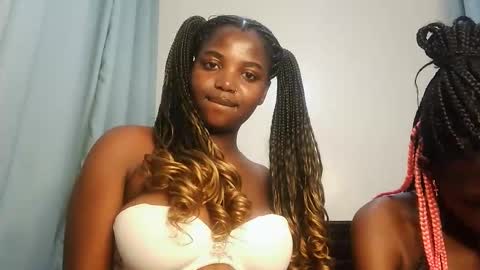 Snapshot of kinky_lola1 chatting on 11.08.25 Lola online show from 11.08.25