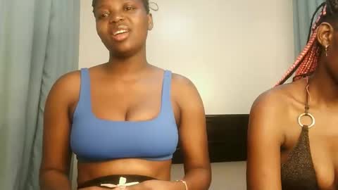 Snapshot of kinky_lola1 chatting on 12.03.25 Lola online show from 12.03.25