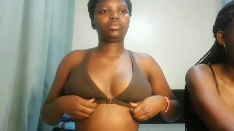 Snapshot of kinky_lola1 chatting on 12.17.25 Lola online show from 12.17.25