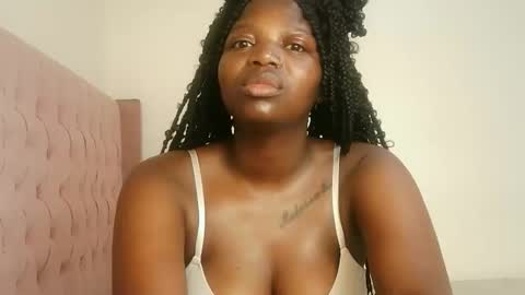 Snapshot of kinky_lola1 chatting on 02.08.26 Lola online show from 02.08.26