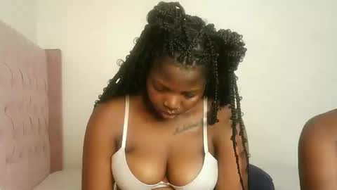 Snapshot of kinky_lola1 chatting on 02.08.26 Lola online show from 02.08.26