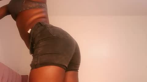 Snapshot of kinky_lola1 chatting on 02.20.26 Lola online show from 02.20.26