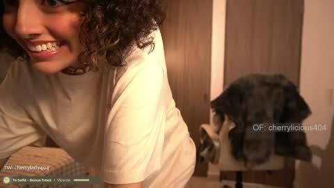 Snapshot of kinky_mj chatting on 05.21.26 Mary your fav curly girl online show from 05.21.26