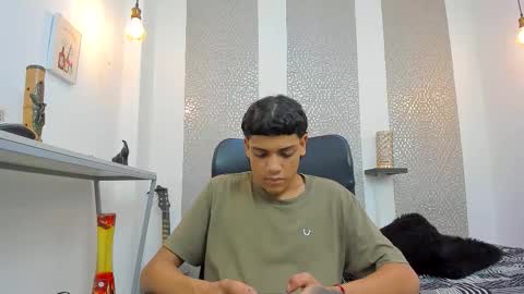   online show from 10.01.25