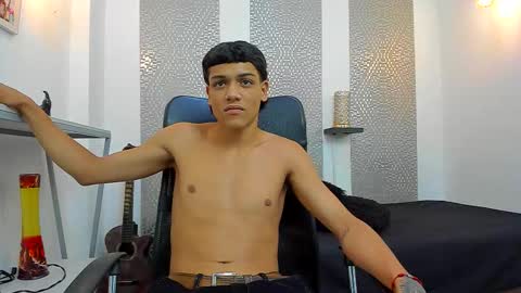   online show from 10.04.25