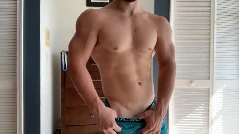 Snapshot of kinkybuffboy chatting on 12.24.24 kinkybuffboy online show from 12.24.24