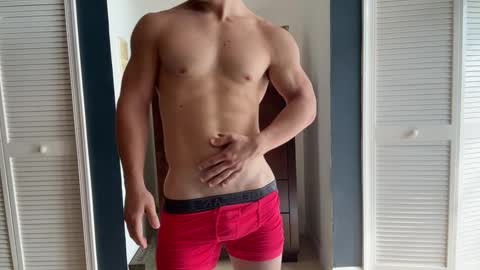 Snapshot of kinkybuffboy chatting on 01.08.25 kinkybuffboy online show from 01.08.25