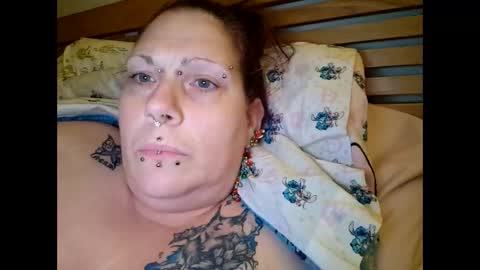 Snapshot of kinkycouplelp chatting on 12.23.24 Lucy online show from 12.23.24