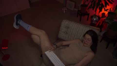 Snapshot of kinkyorange_ chatting on 12.04.24 Mary the Soulmate online show from 12.04.24